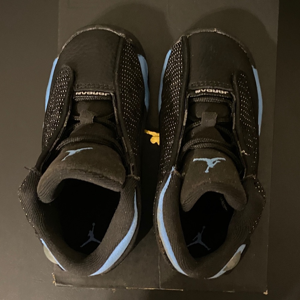 Air Jordan 13 - Picture 3 of 7
